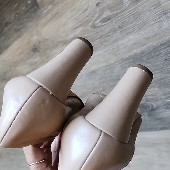 TAHARI SHOES - Picture 3 of 11